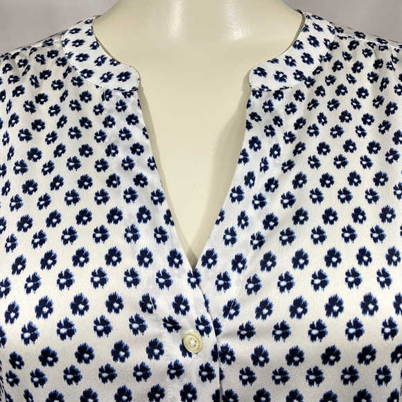 Ann Taylor White Button-Down Blue Flower Print Long-Sleeve Blouse Size S… - Picture 5 of 11